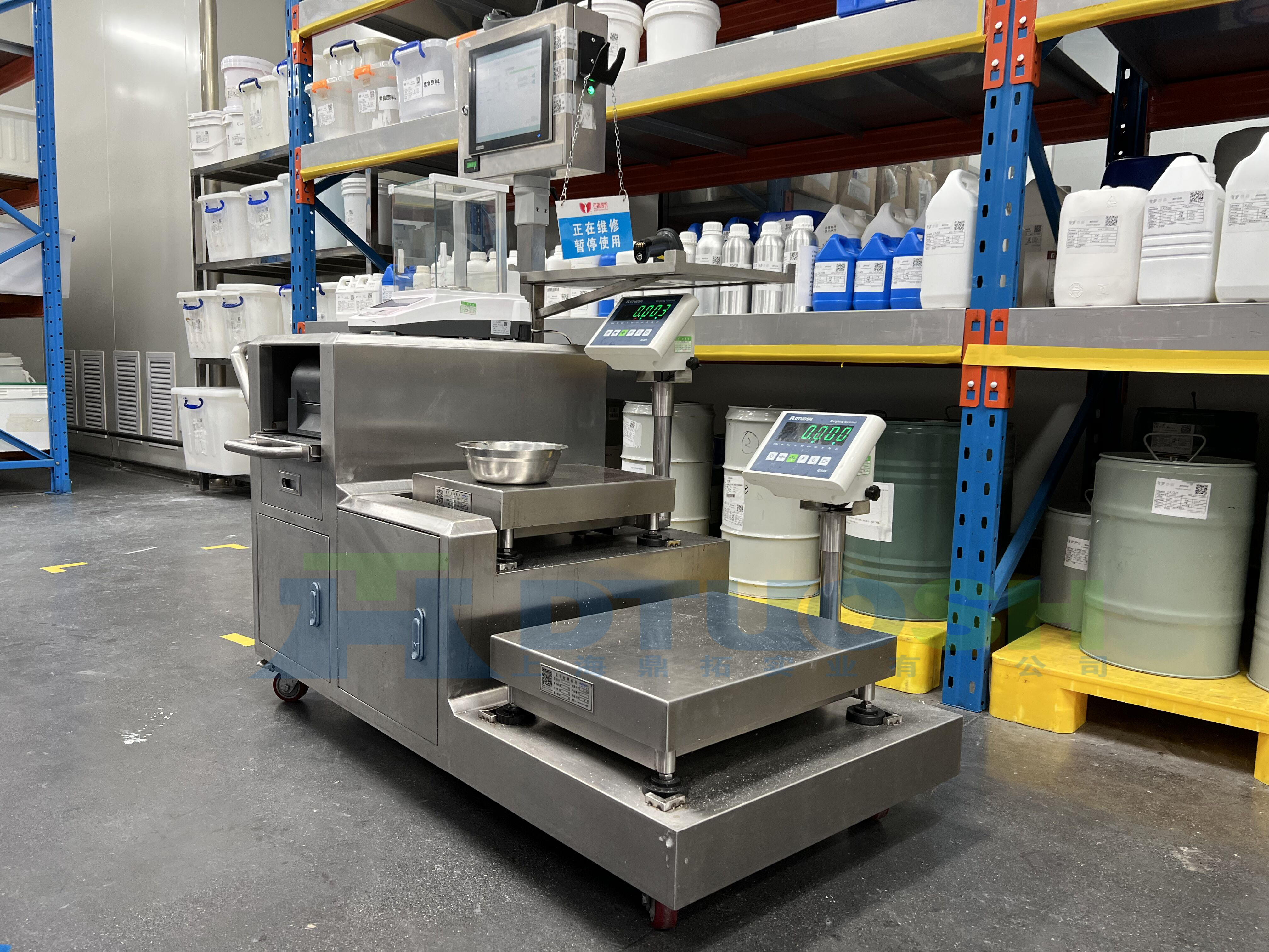 鼎拓不銹鋼臺(tái)秤應(yīng)用于涂料生產(chǎn)企業(yè)